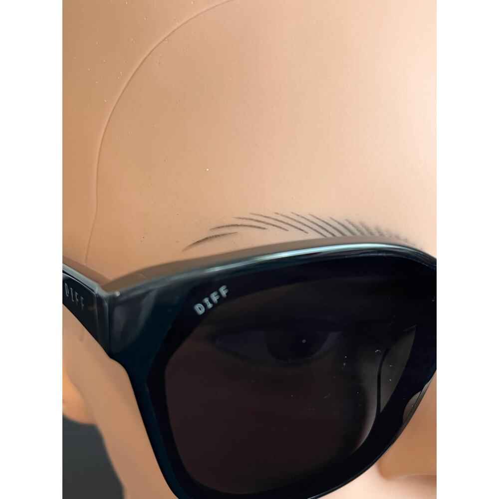 DIFF Eyewear GIA Oversized Square Sunglasses Blac… - image 3